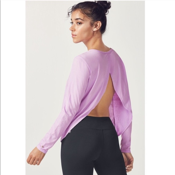 Fabletics warm up tee, soft cotton, lite fabric. Beautiful color! - Picture 2 of 3